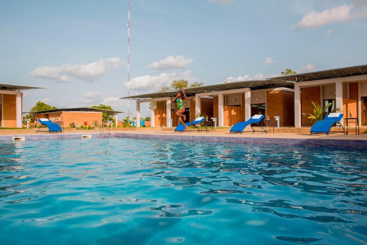 Dunia Hotel Ouagadougou Loumbila Exterior foto